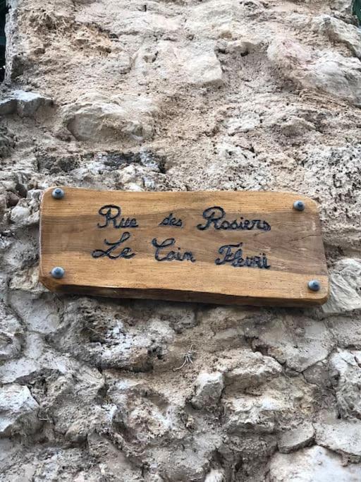 Studio Vue Sur La Roche, Au Calme Moustiers #1 Apartment Екстериор снимка