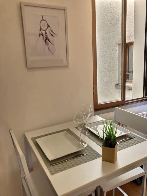Studio Vue Sur La Roche, Au Calme Moustiers #1 Apartment Екстериор снимка